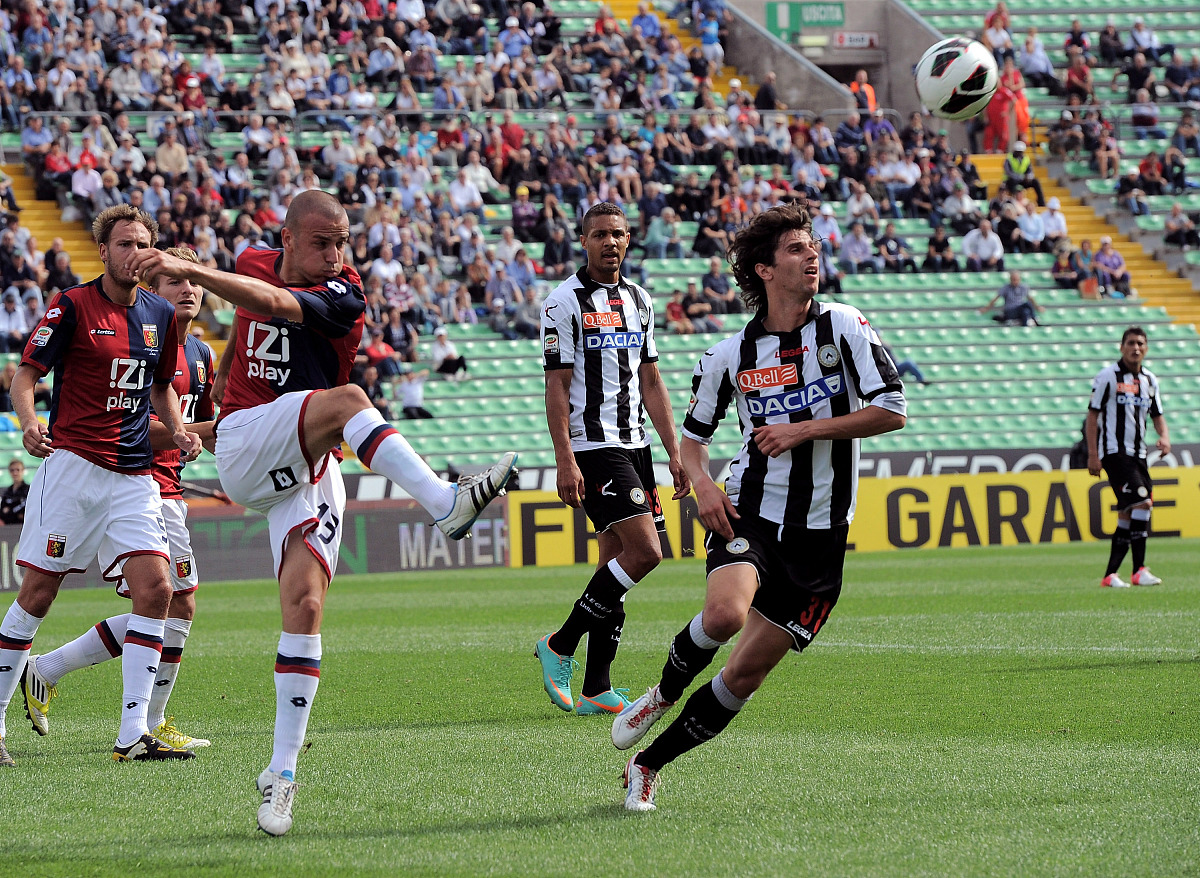 YY体育- 集结日欧篮联焦点战，乌迪内斯完成扳平良机，令人意外，数据层面出现新趋势