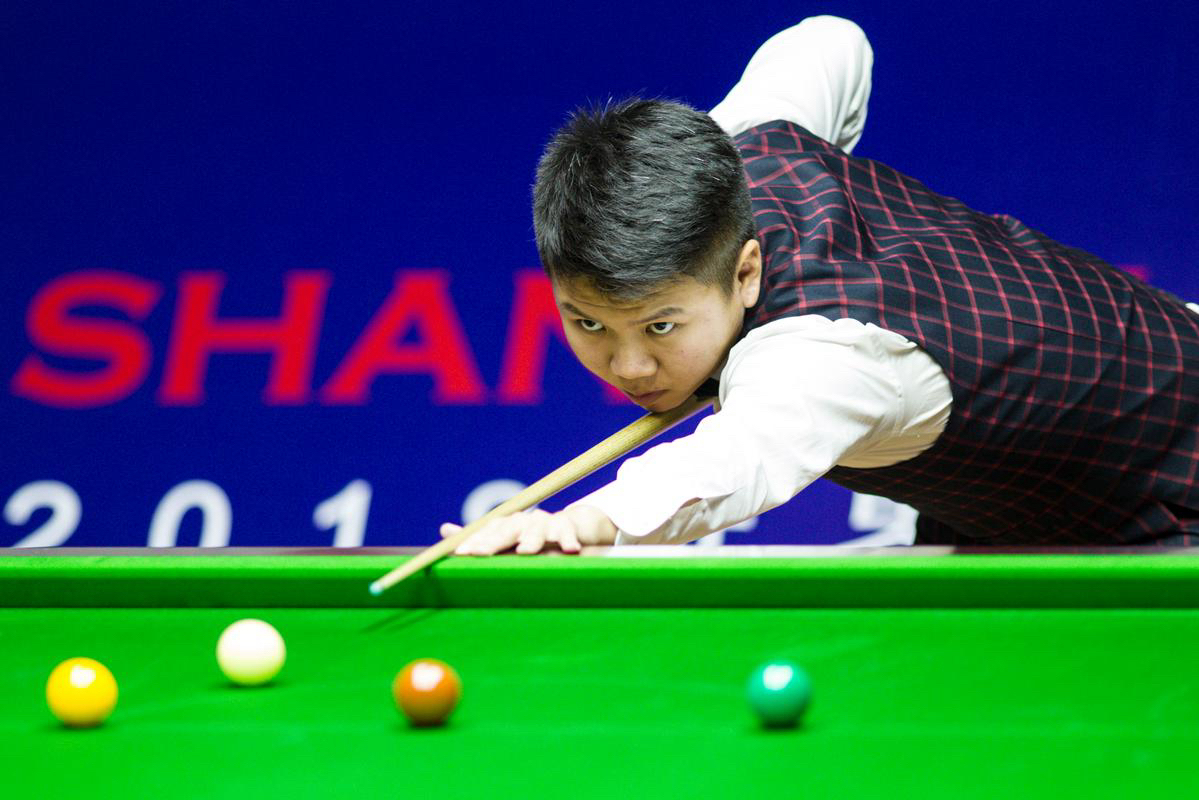 易游体育- 斯诺克赛场再起风云：江畔鲨队队险胜北城独角兽队，赛场气氛火爆中场绞杀压制对手