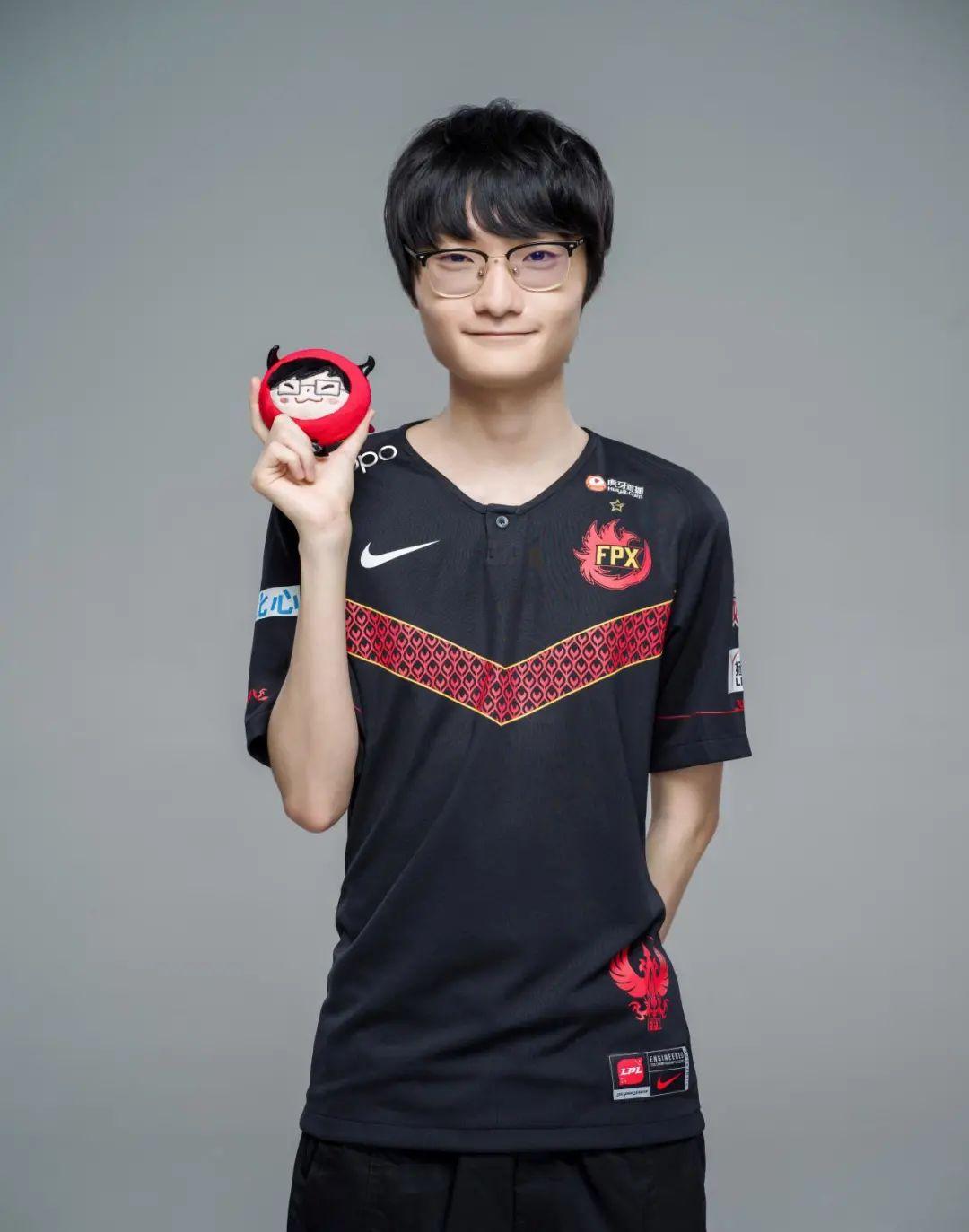 YY体育-Karsa新星大胜表现惊艳，FPX未来可期！的简单介绍