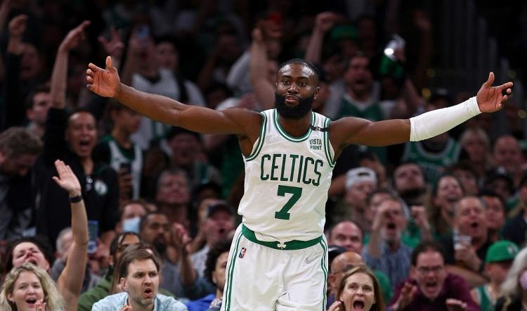 易游体育-塔图姆新星绝杀表现惊艳，巴塞罗那未来可期！的简单介绍