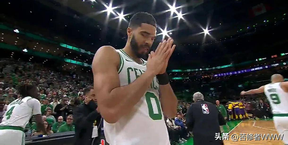 YY体育-塔图姆在湖人比赛中出色防守，高光表现引发热议！的简单介绍